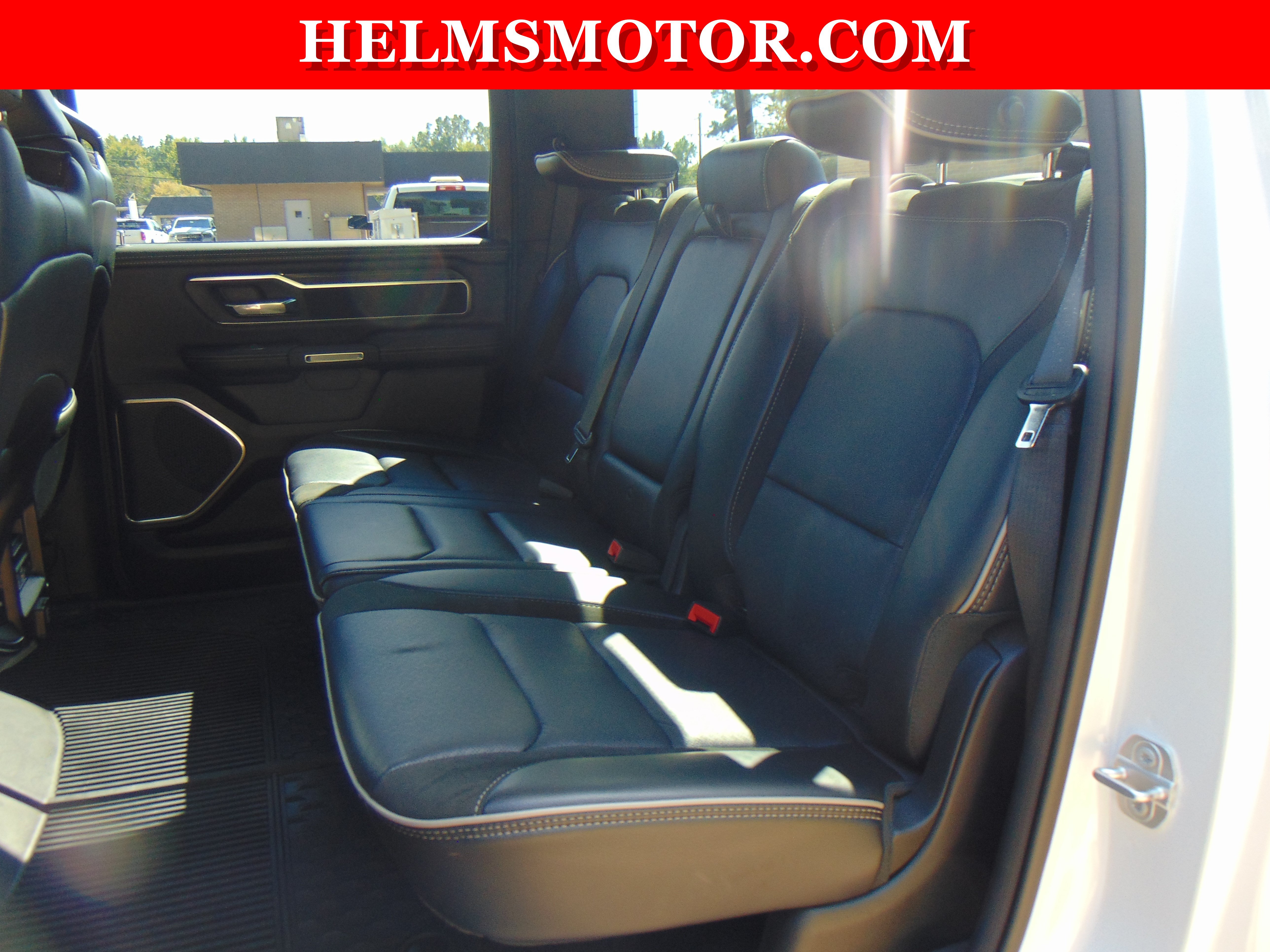 Used 2024 RAM 1500 Laramie AWD/4WD image 40