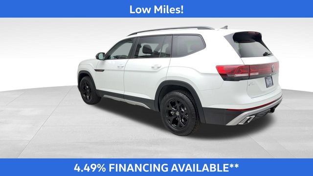 Certified 2025 Volkswagen Atlas Peak Edition SE image 4