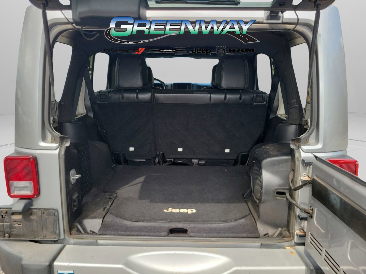 Used 2013 Jeep Wrangler Unlimited Sahara w/ Connectivity Group image 7