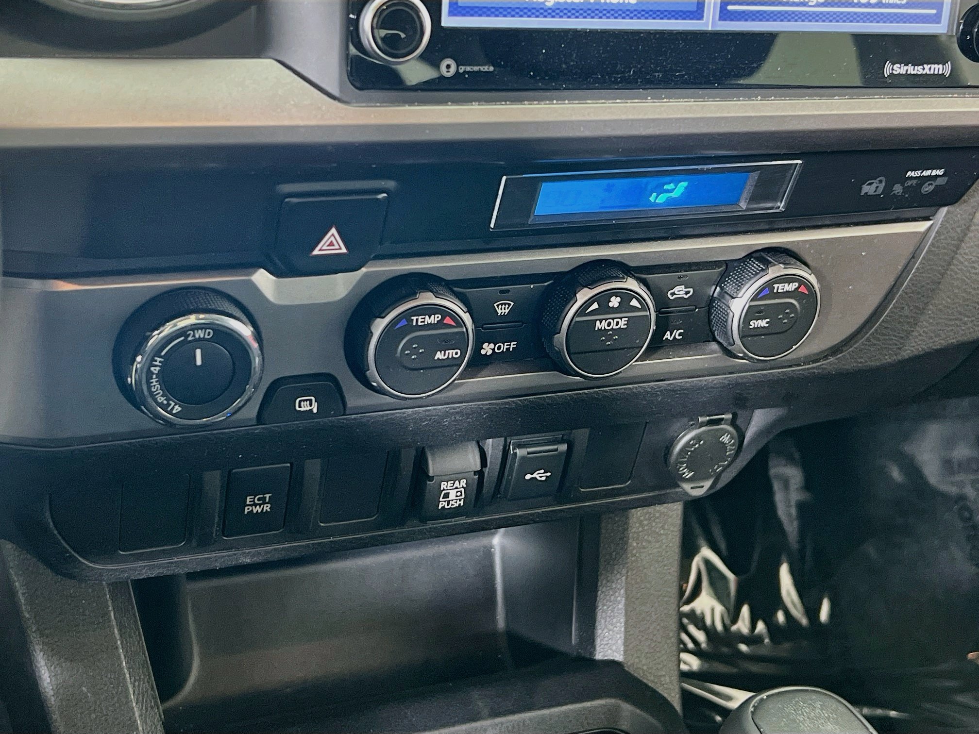 Used 2022 Toyota Tacoma SR5 AWD/4WD image 15