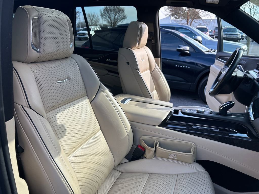 Certified 2023 Cadillac Escalade Premium Luxury w/ LPO, Radiant Package image 35