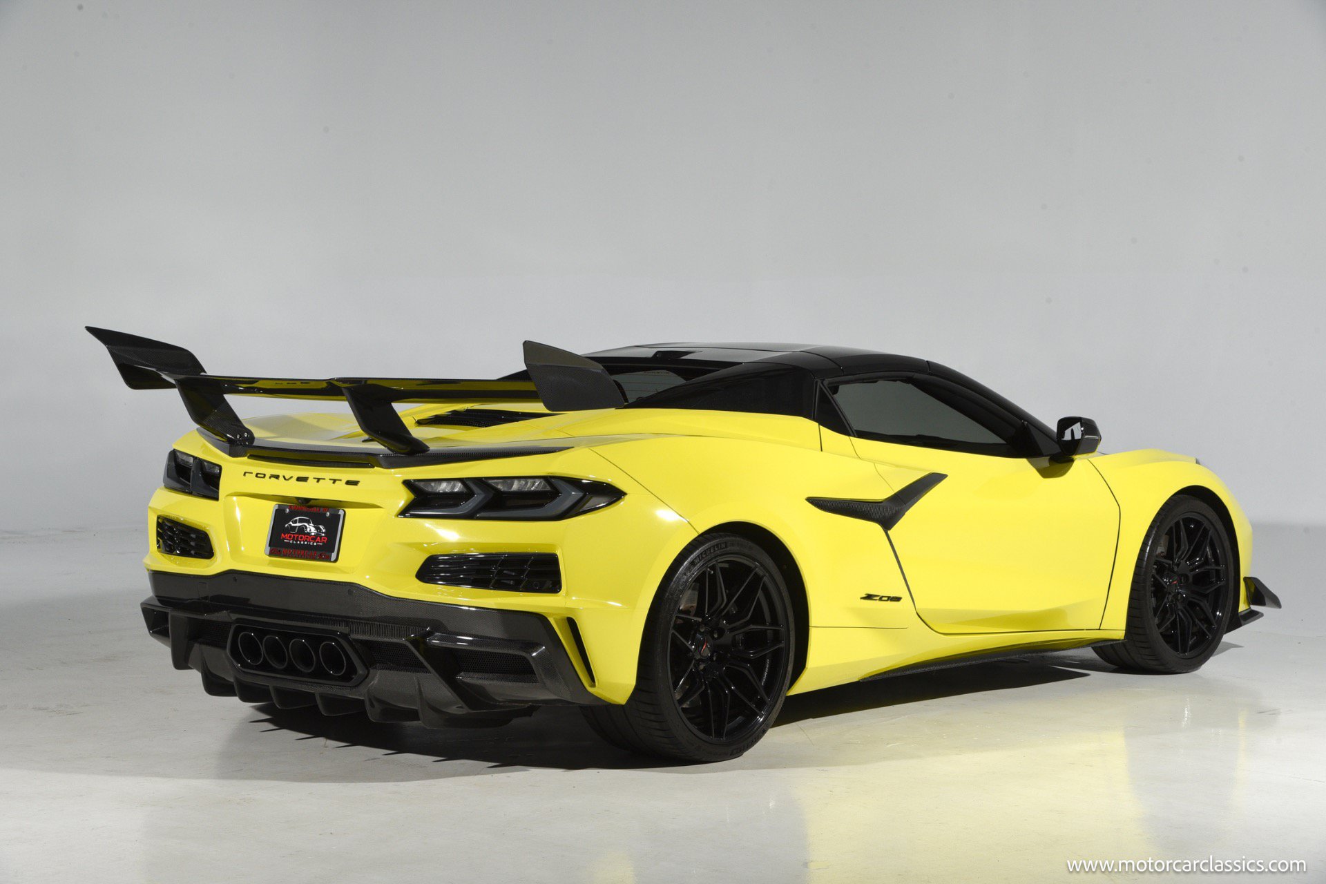 Used 2024 Chevrolet Corvette Z06 RWD image 9