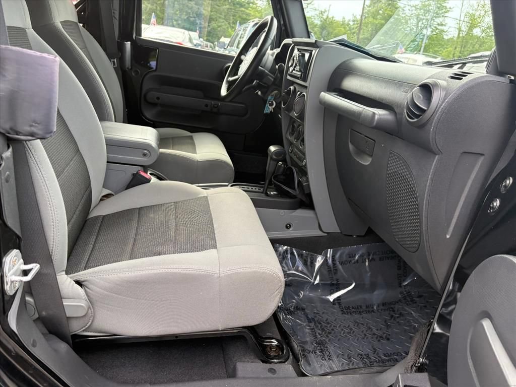Used 2008 Jeep Wrangler X AWD/4WD image 13