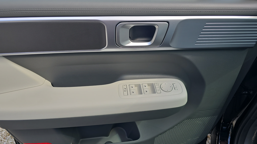 New 2026 Hyundai Santa Fe SE FWD image 18