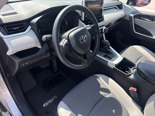 Used 2025 Toyota RAV4 XLE w/ Convenience Package image 18