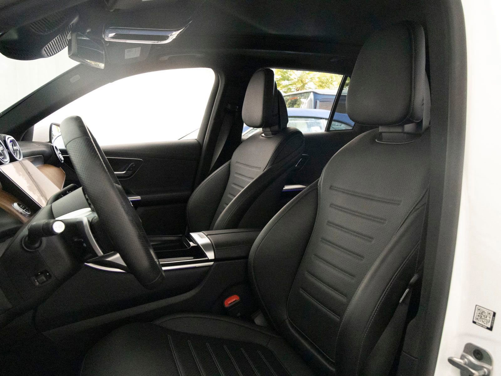 Used 2023 Mercedes-Benz GLC 300 4MATIC image 13
