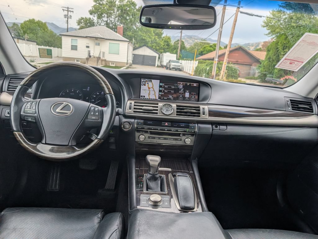 Used 2015 Lexus LS 460 w/ Comfort Package RWD image 8