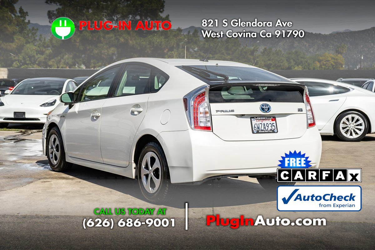 Used 2012 Toyota Prius Three image 2