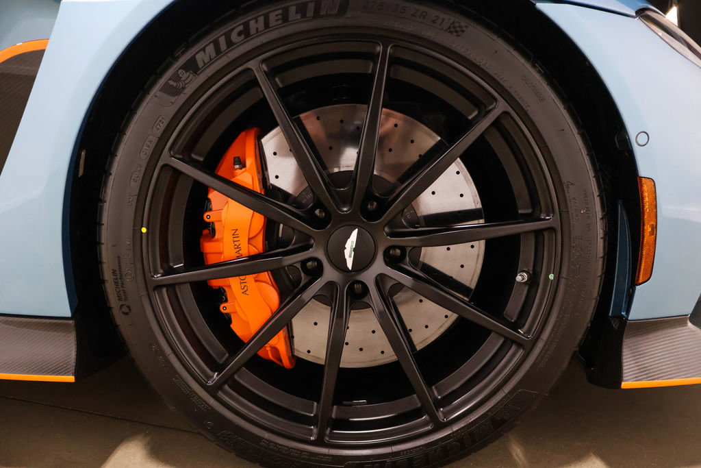 Used 2023 Aston Martin V12 Vantage image 16