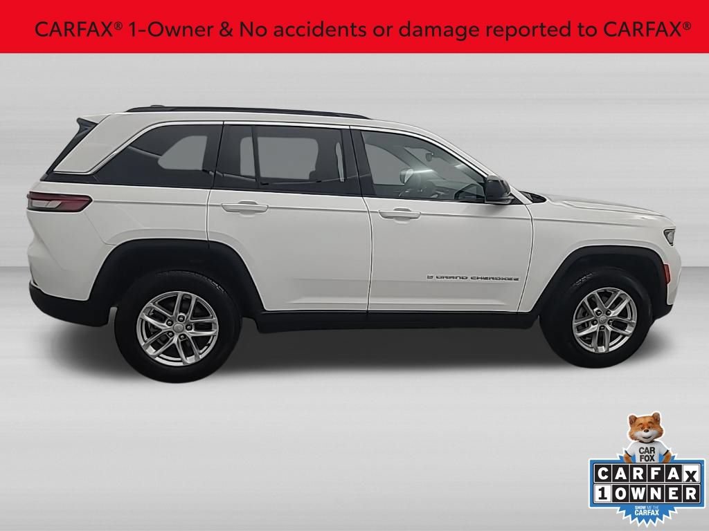 Used 2024 Jeep Grand Cherokee Laredo X AWD/4WD image 3