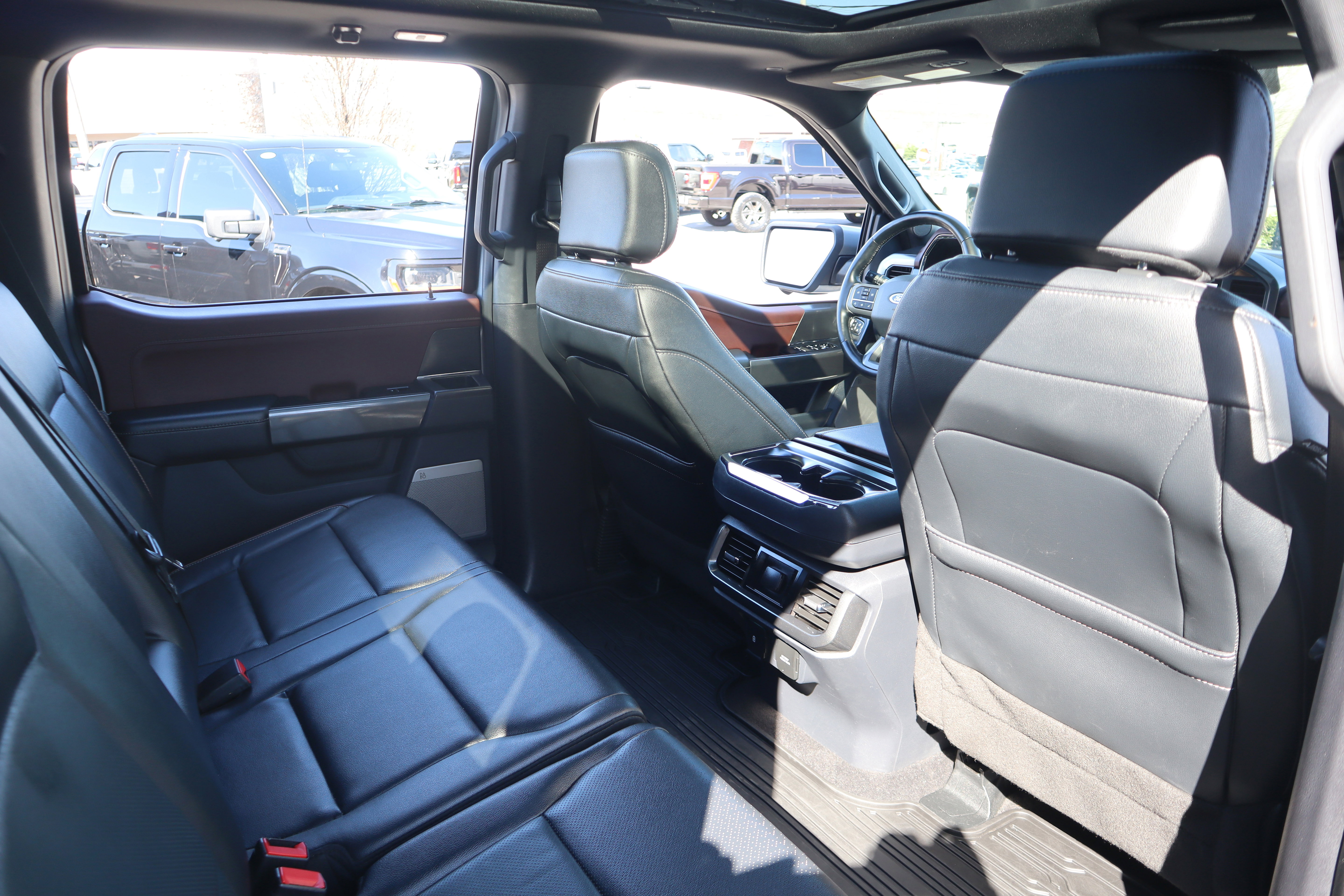 Used 2022 Ford F150 Lariat w/ Max Trailer Tow Package image 34