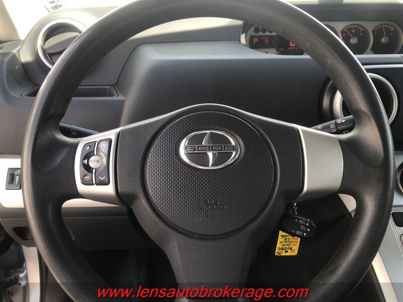 Used 2010 Scion xB FWD image 13