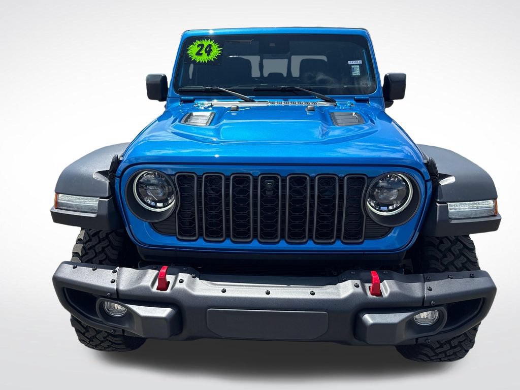 Used 2024 Jeep Gladiator Rubicon w/ Technology Group AWD/4WD image 10