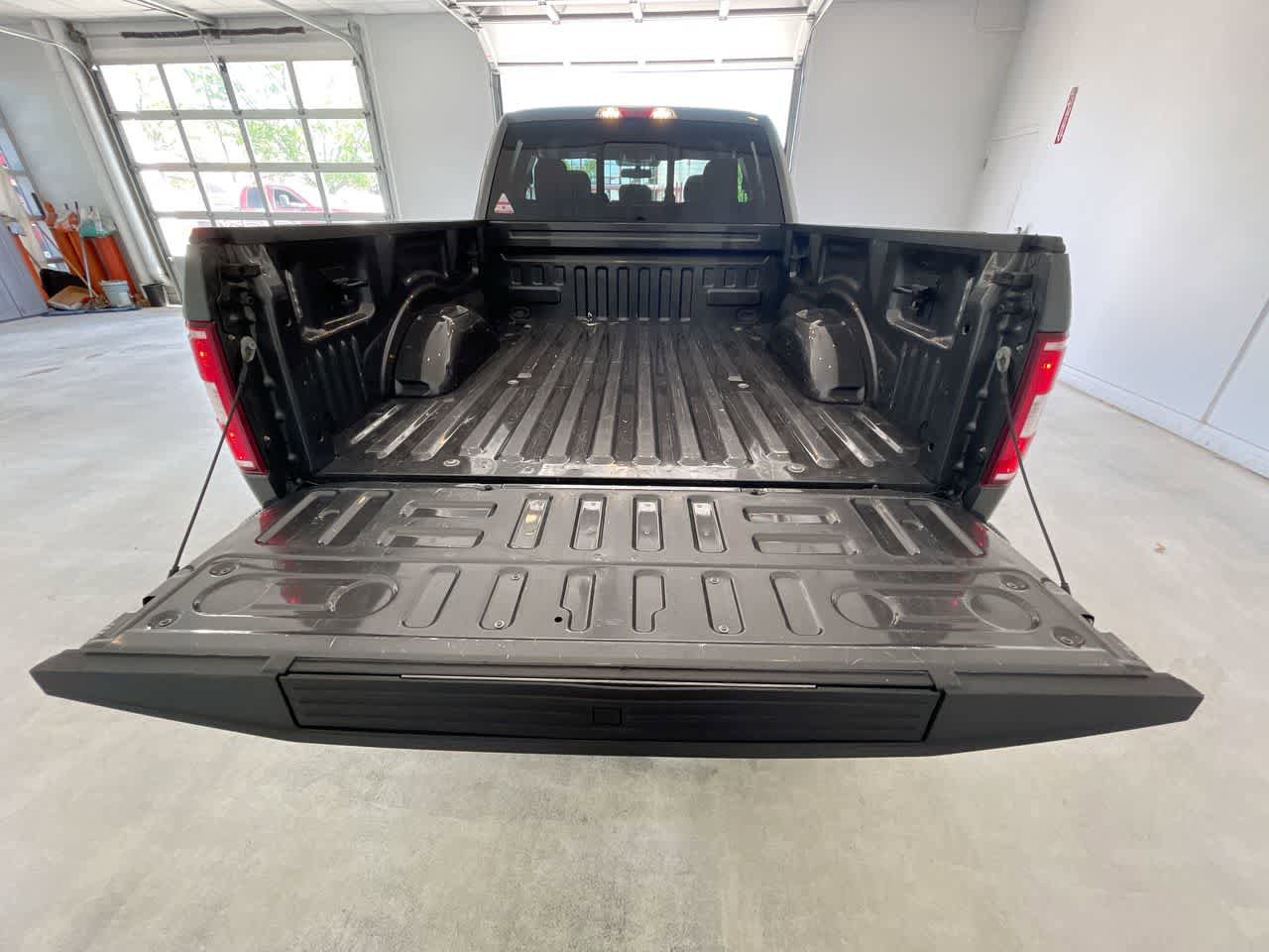 Used 2018 Ford F150 XLT w/ Equipment Group 302A Luxury AWD/4WD image 23