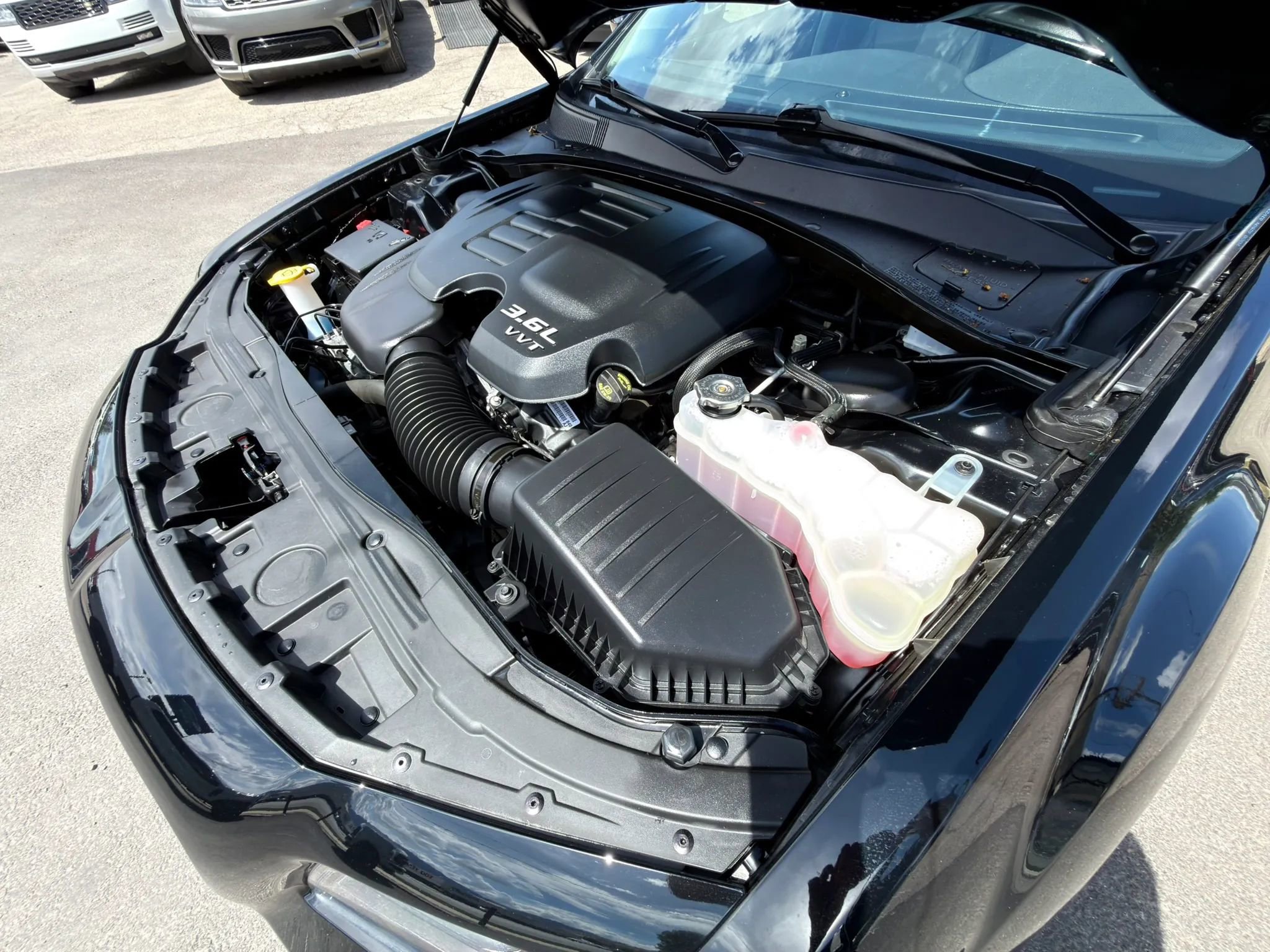 Used 2023 Chrysler 300 Touring L w/ Popular Equipment Group AWD/4WD image 5