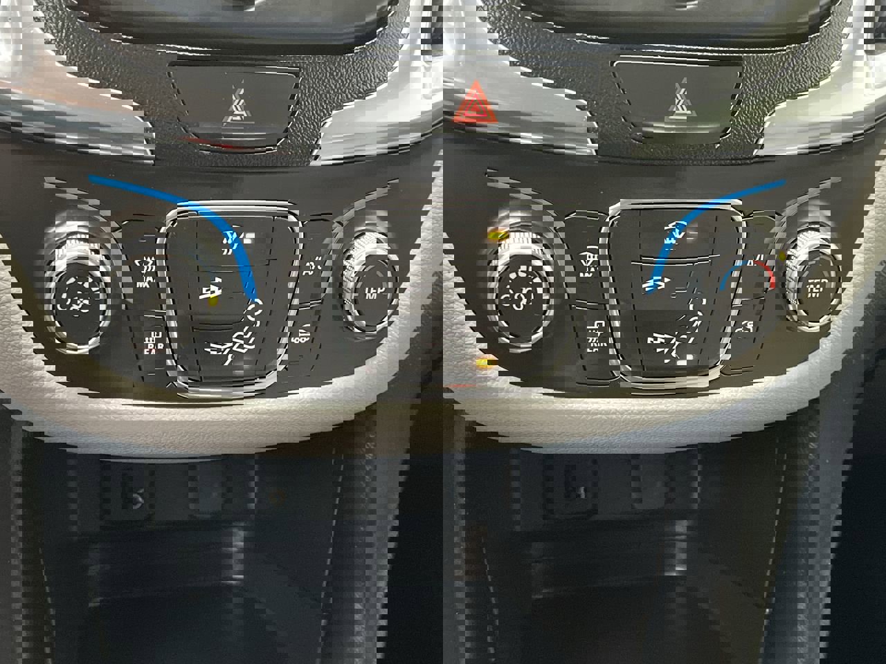 Used 2018 Chevrolet Equinox LS image 19