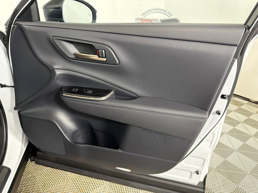 Used 2025 Toyota Crown Signia w/ Advanced Technology Package AWD/4WD image 15