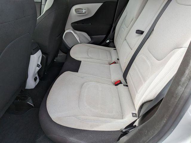 Certified 2018 Jeep Renegade Latitude w/ Popular Equipment Group image 24