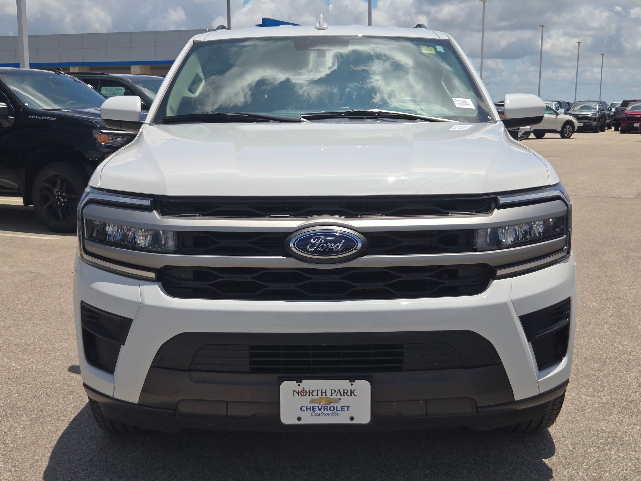 Used 2024 Ford Expedition XLT RWD image 8