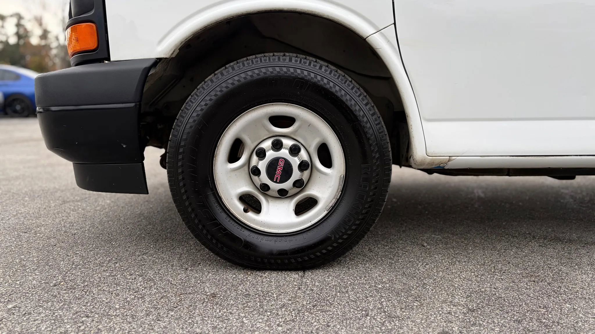 Used 2017 GMC Savana 2500 image 3