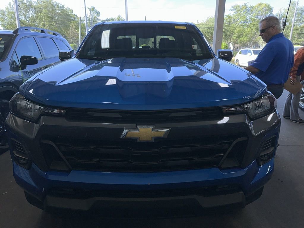 Used 2023 Chevrolet Colorado LT w/ LT Convenience Package III image 7
