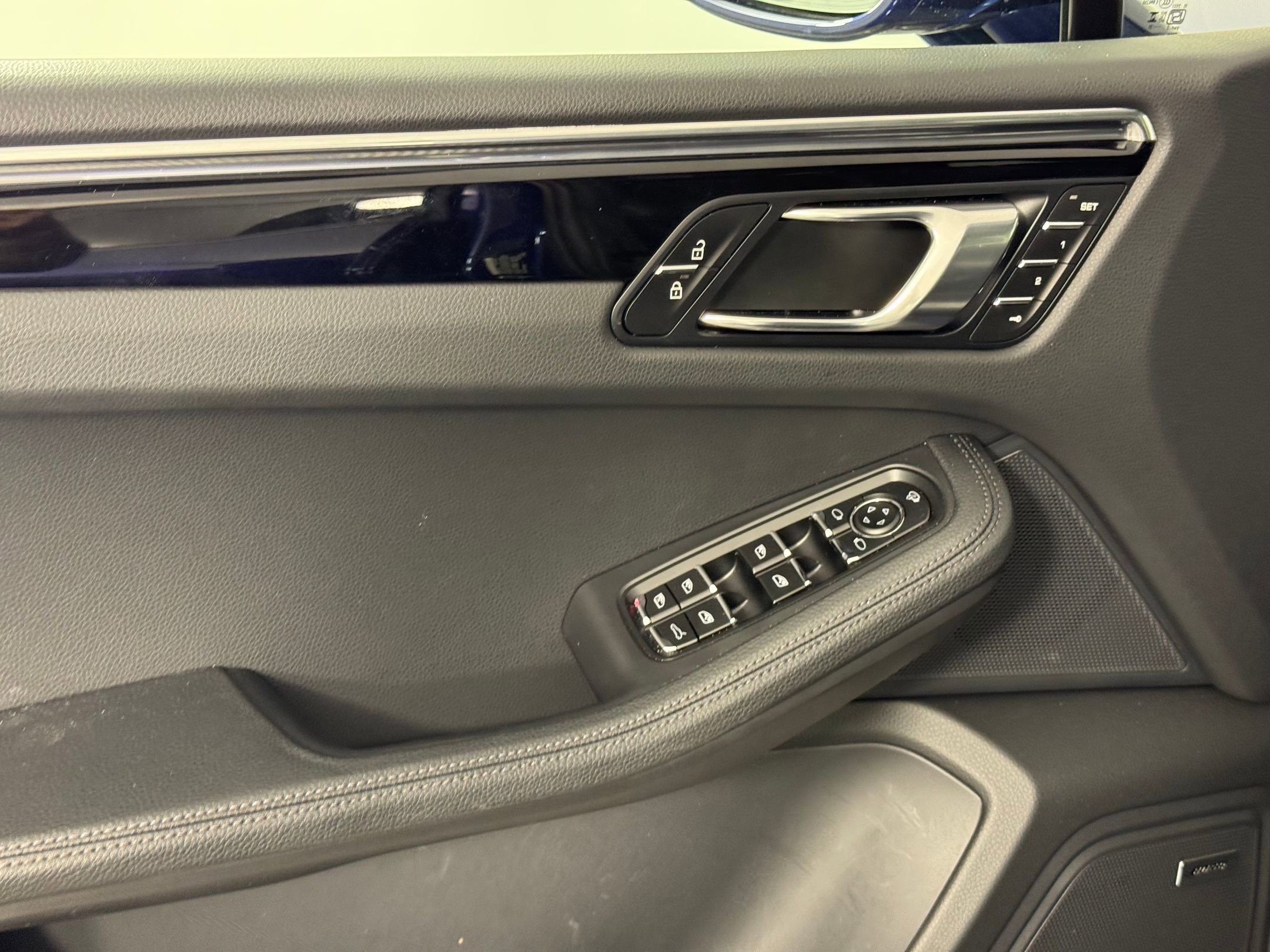 New 2025 Porsche Macan image 27