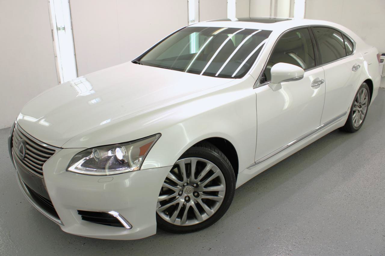 Used 2017 Lexus LS 460 w/ Comfort Package RWD image 2