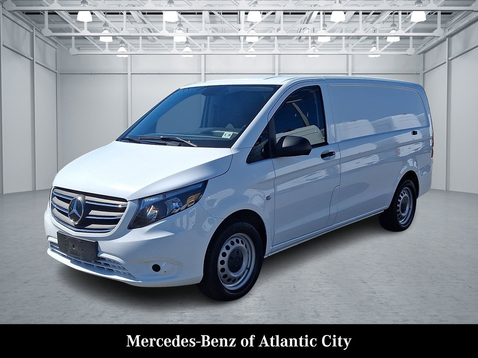 Used 2023 Mercedes-Benz Metris image 3