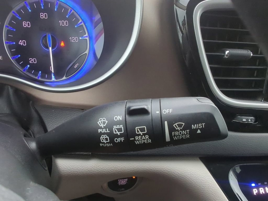 Used 2017 Chrysler Pacifica Touring Plus FWD image 34