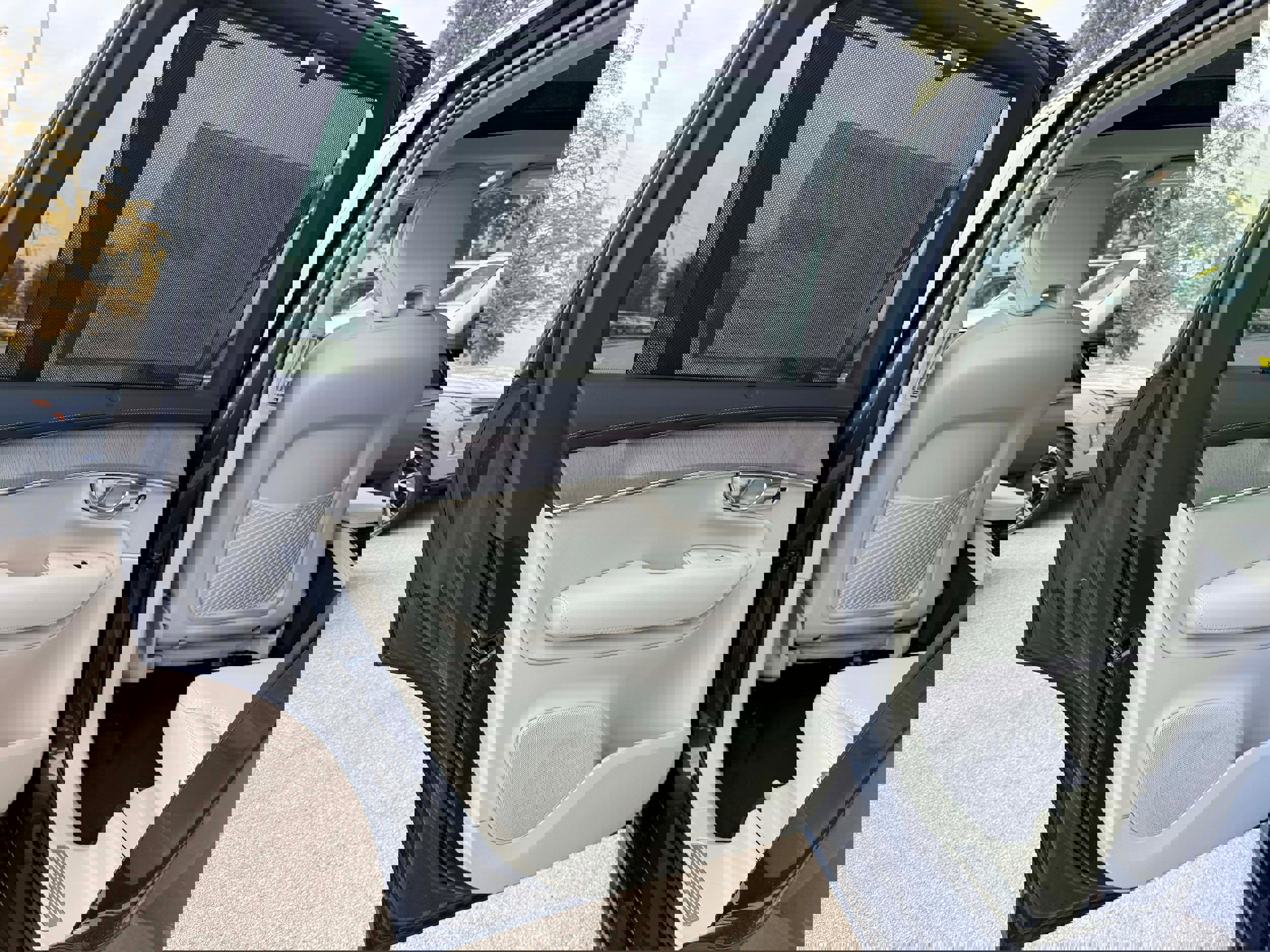 New 2026 Volvo XC90 B6 Ultra w/ Protection Package image 15