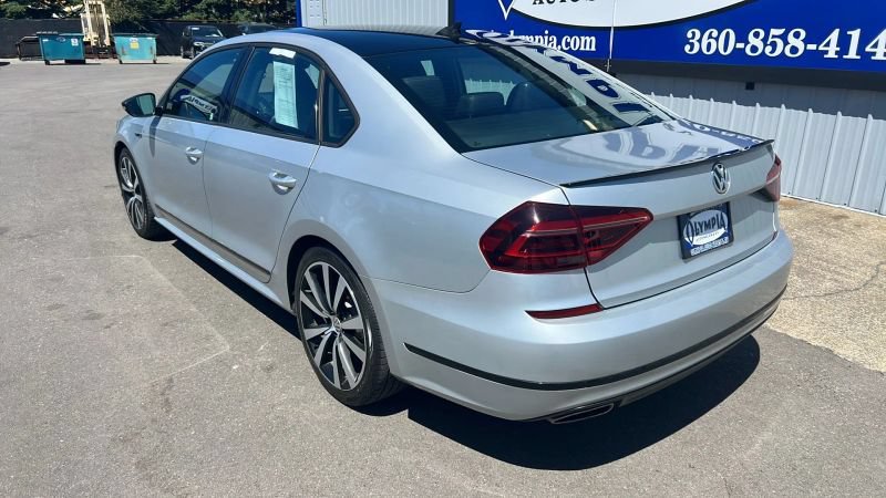 Used 2018 Volkswagen Passat 3.6 FWD image 11