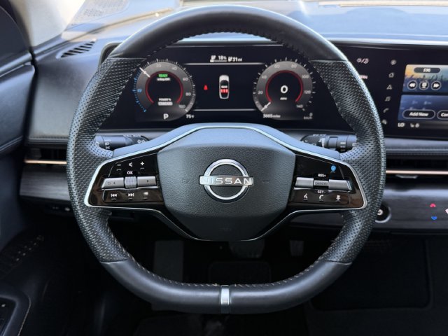 Used 2025 Nissan Ariya FWD image 11