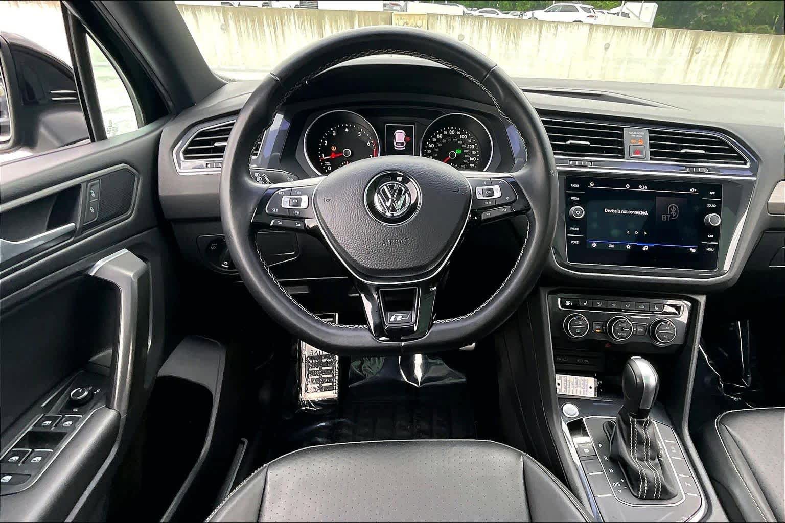Used 2021 Volkswagen Tiguan SE R-Line FWD image 6