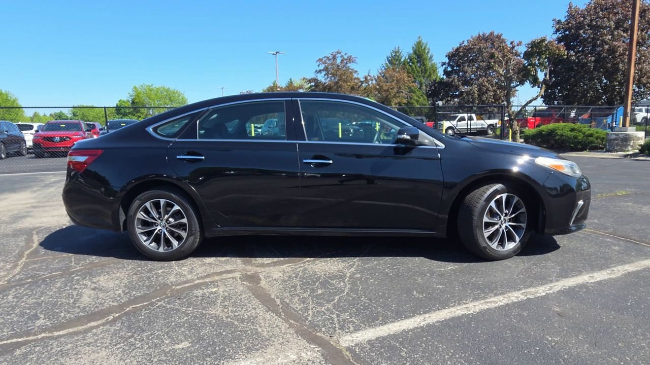 Used 2018 Toyota Avalon XLE FWD image 9