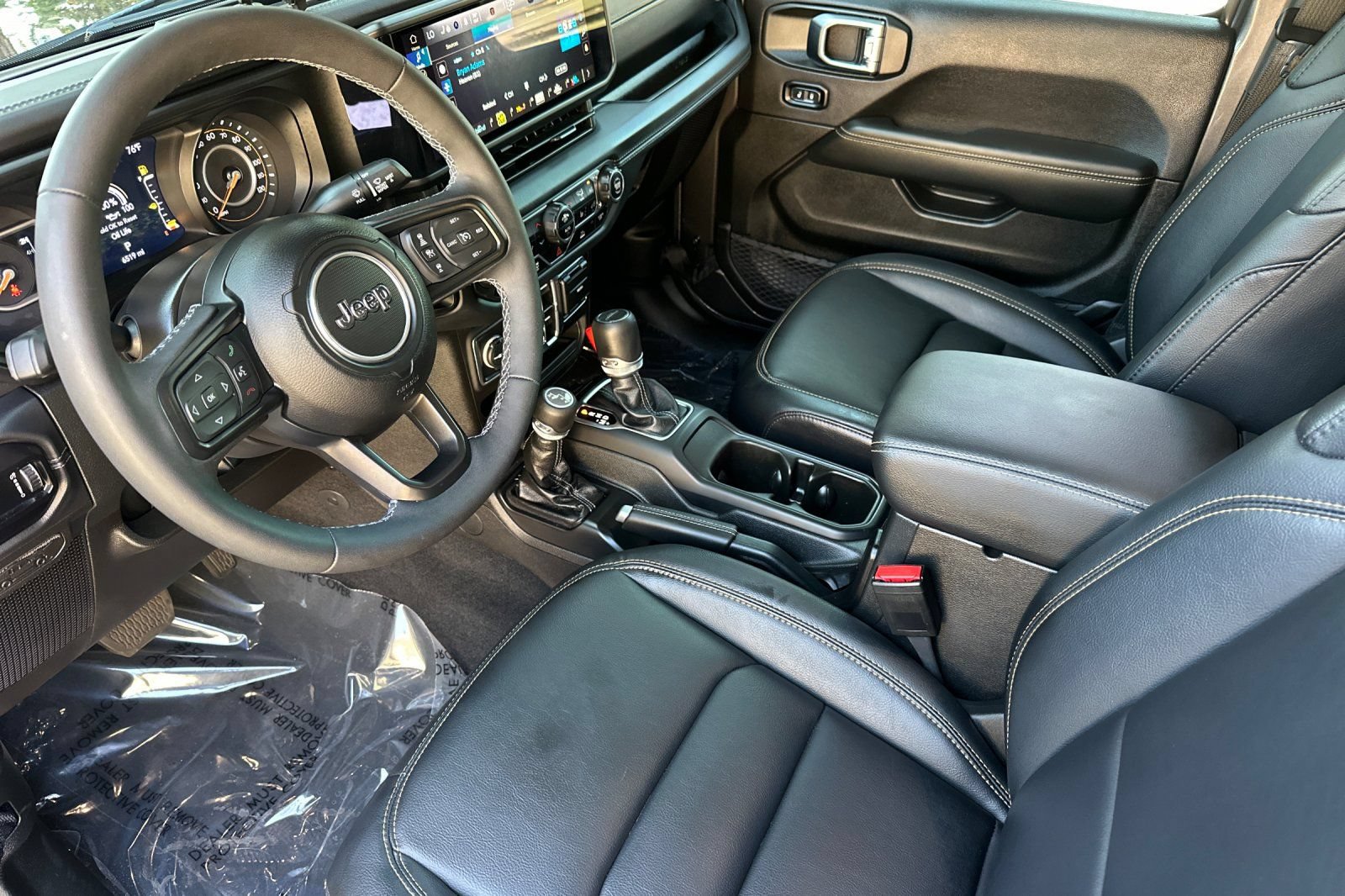 Used 2025 Jeep Gladiator Sport AWD/4WD image 9