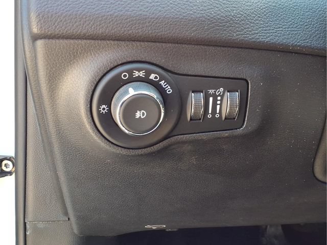 Used 2018 Jeep Compass Limited w/ Navigation Group AWD/4WD image 19
