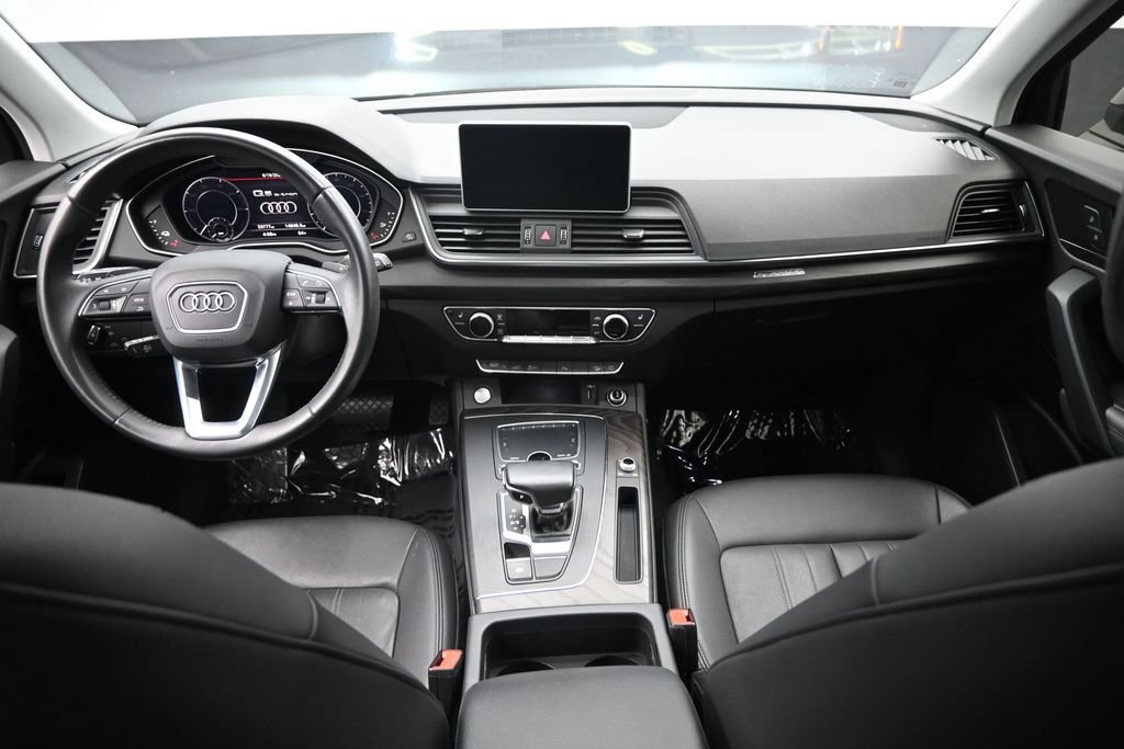 Used 2020 Audi Q5 e Premium Plus w/ Premium Plus Package AWD/4WD image 24