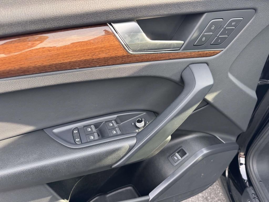 Used 2023 Audi Q5 2.0T Premium image 14