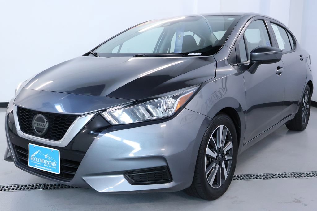 Used 2021 Nissan Versa SV image 3