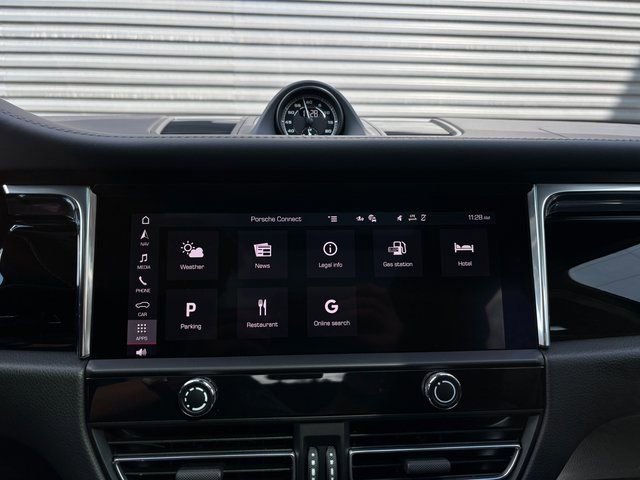 Certified 2026 Porsche Macan Turbo AWD/4WD image 18