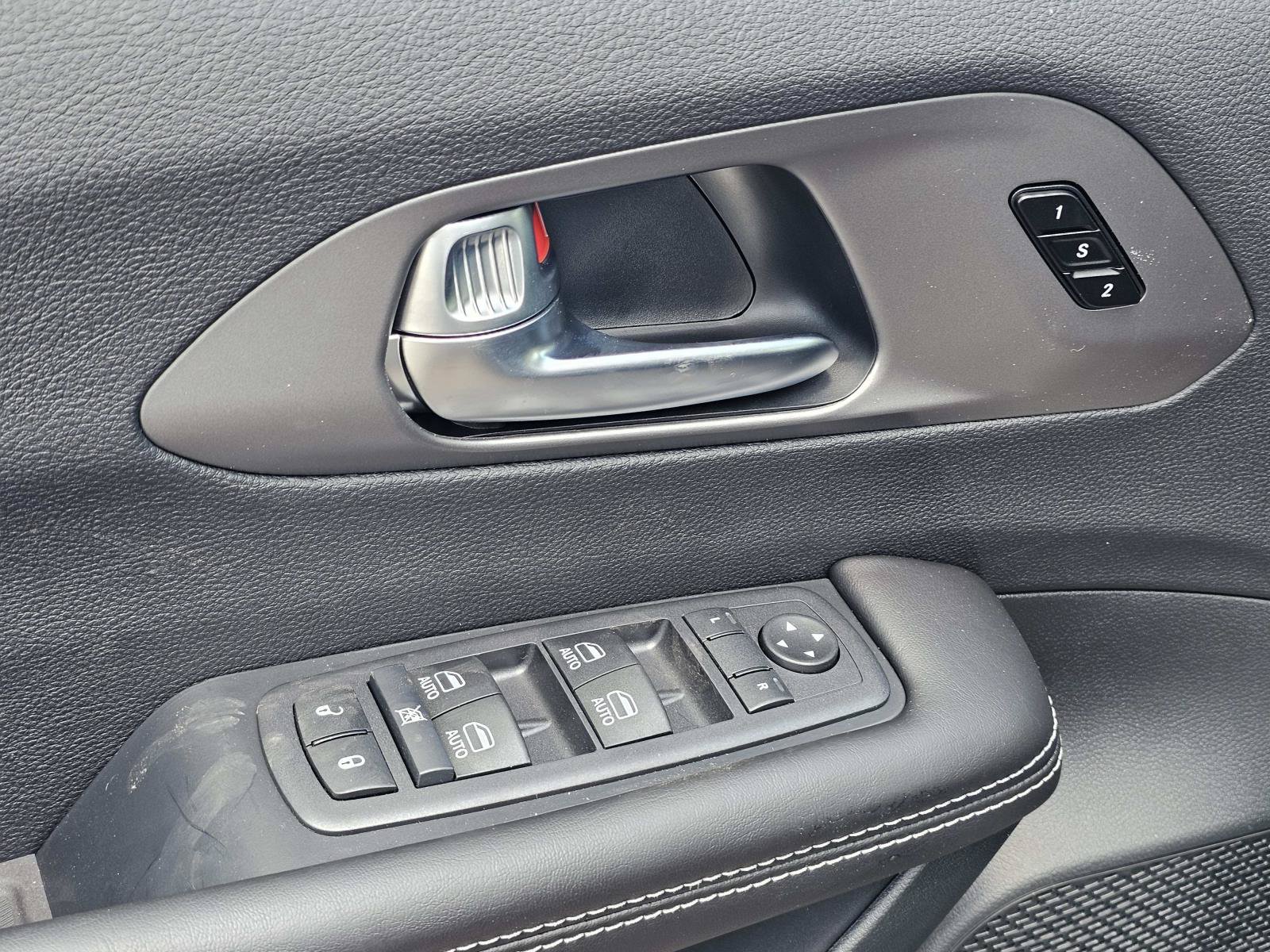 New 2027 Chrysler Pacifica Select FWD image 15