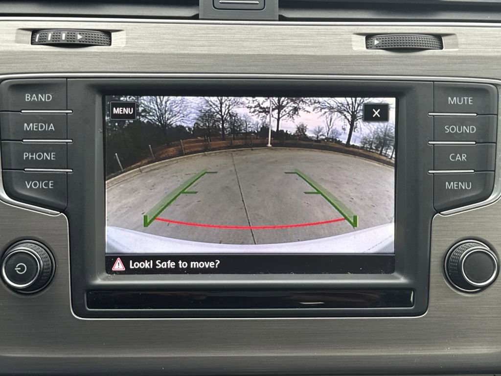 Used 2017 Volkswagen Golf Wolfsburg Edition image 24