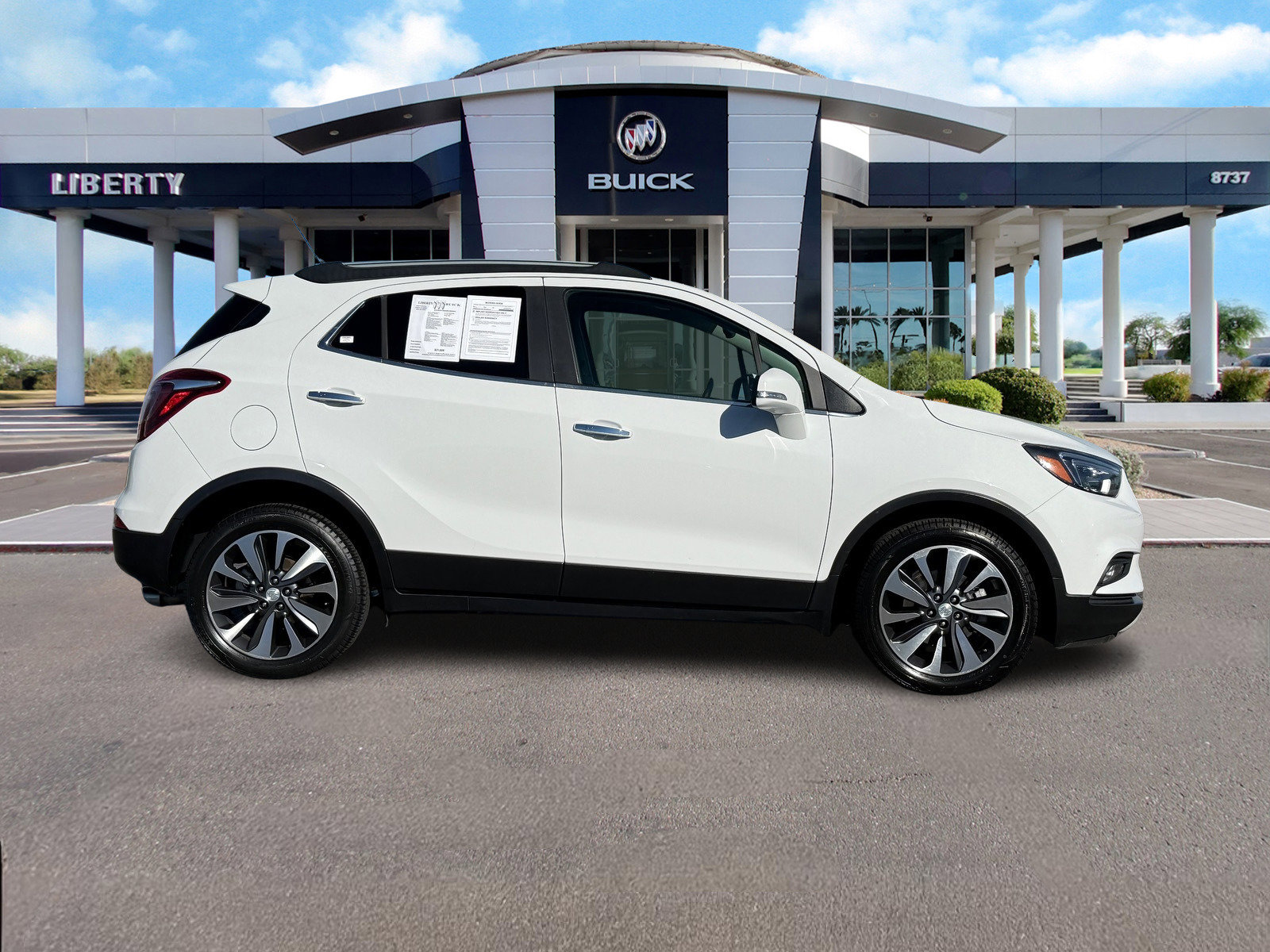 Used 2019 Buick Encore Essence image 2
