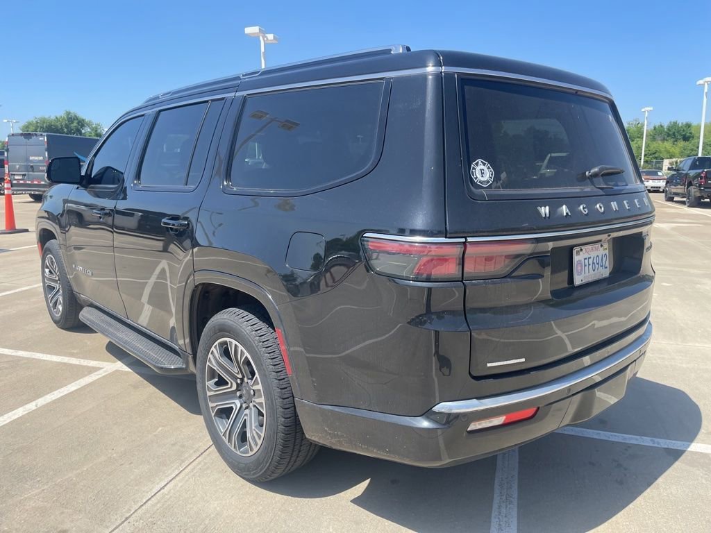 Used 2023 Jeep Wagoneer 4WD w/ Premium Group I image 4