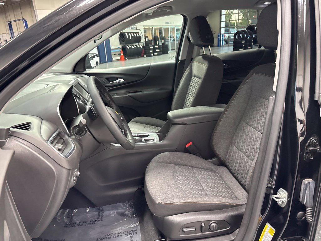 Used 2024 Chevrolet Equinox LT w/ LPO, Floor Liner Package AWD/4WD image 9