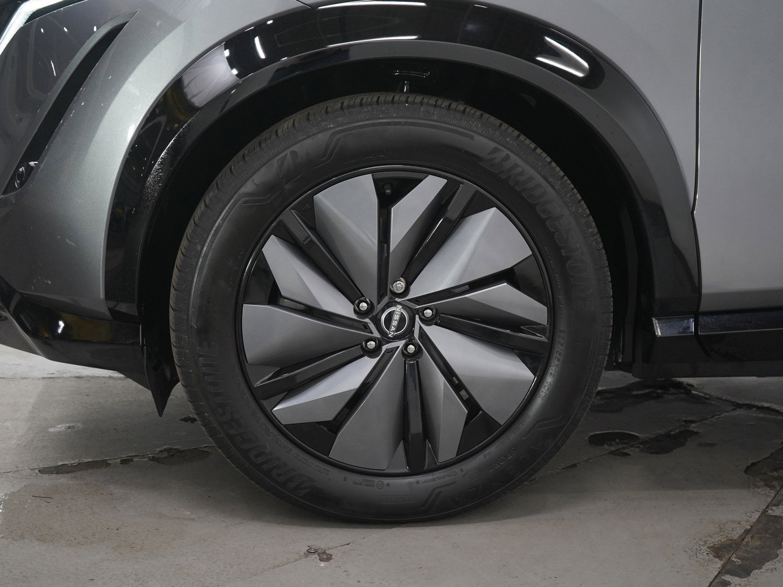 Used 2024 Nissan Ariya AWD image 30