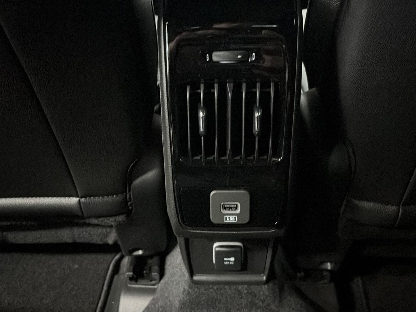 New 2026 Jeep Compass Latitude AWD/4WD image 30