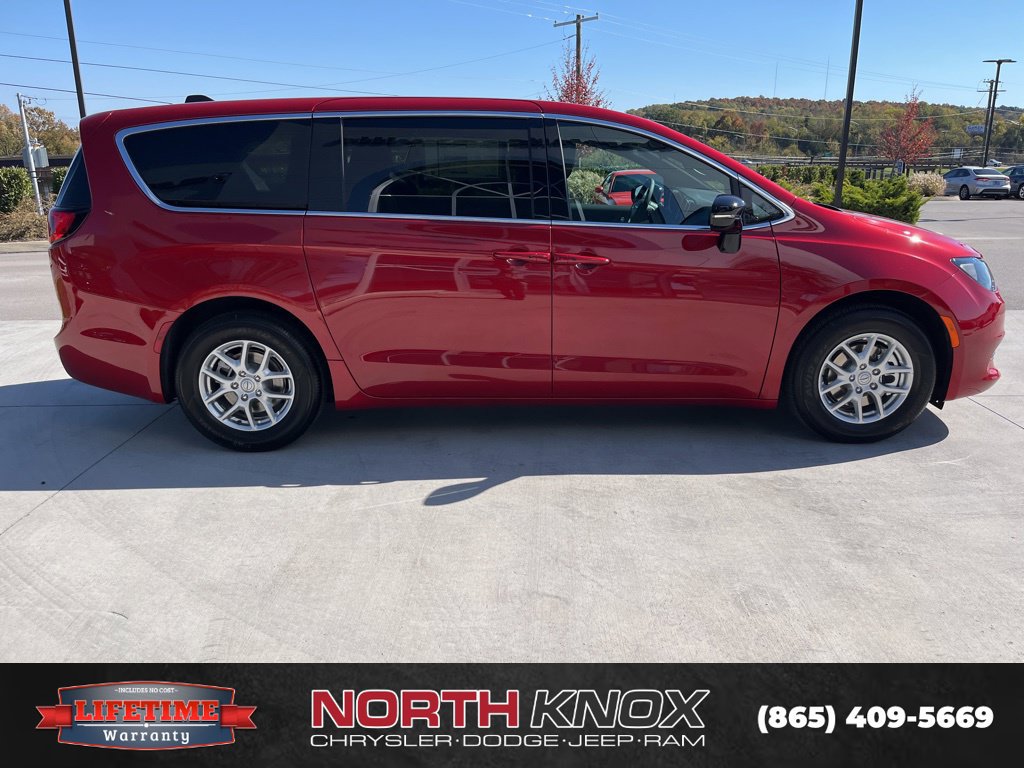 New 2026 Chrysler Voyager LX FWD image 22