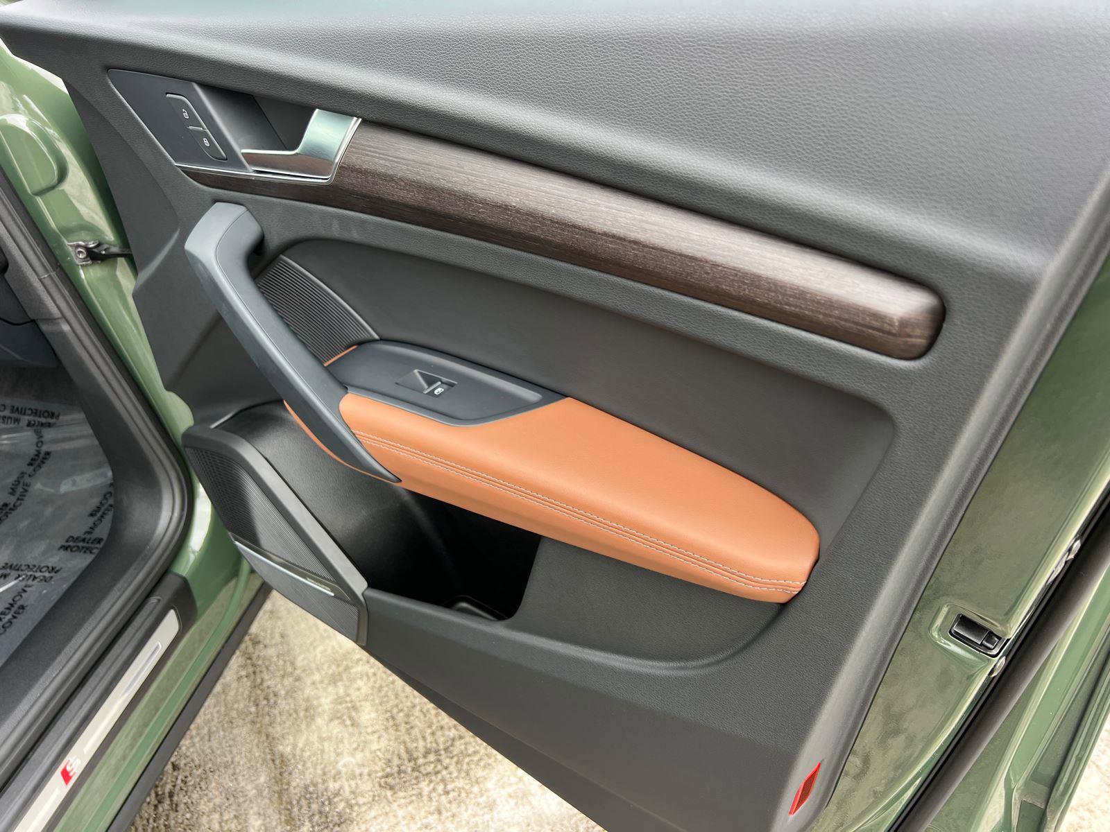 Certified 2024 Audi Q5 e Premium Plus w/ Premium Plus Package image 14