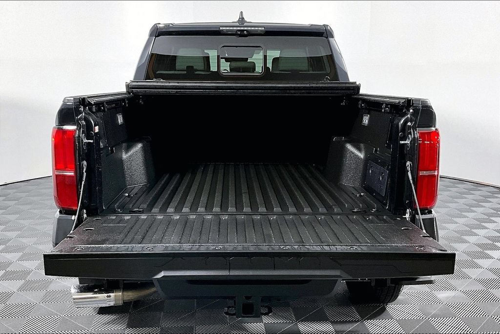 Used 2025 Toyota Tacoma Limited AWD/4WD image 32